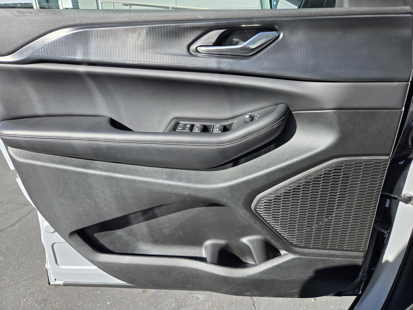 Used 2025 Jeep Grand Cherokee Laredo X image 19