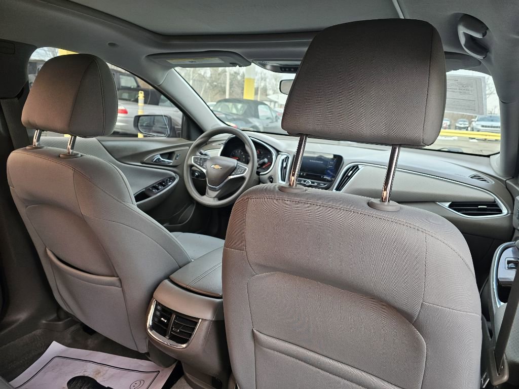 Used 2020 Chevrolet Malibu LT image 42