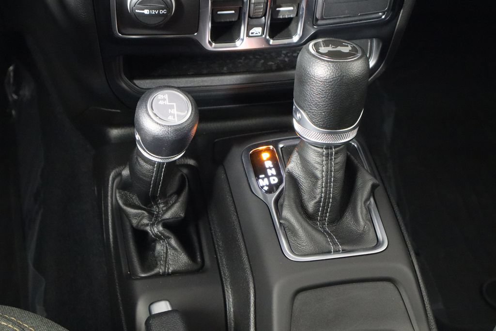 Used 2024 Jeep Wrangler Unlimited Sahara AWD/4WD image 25
