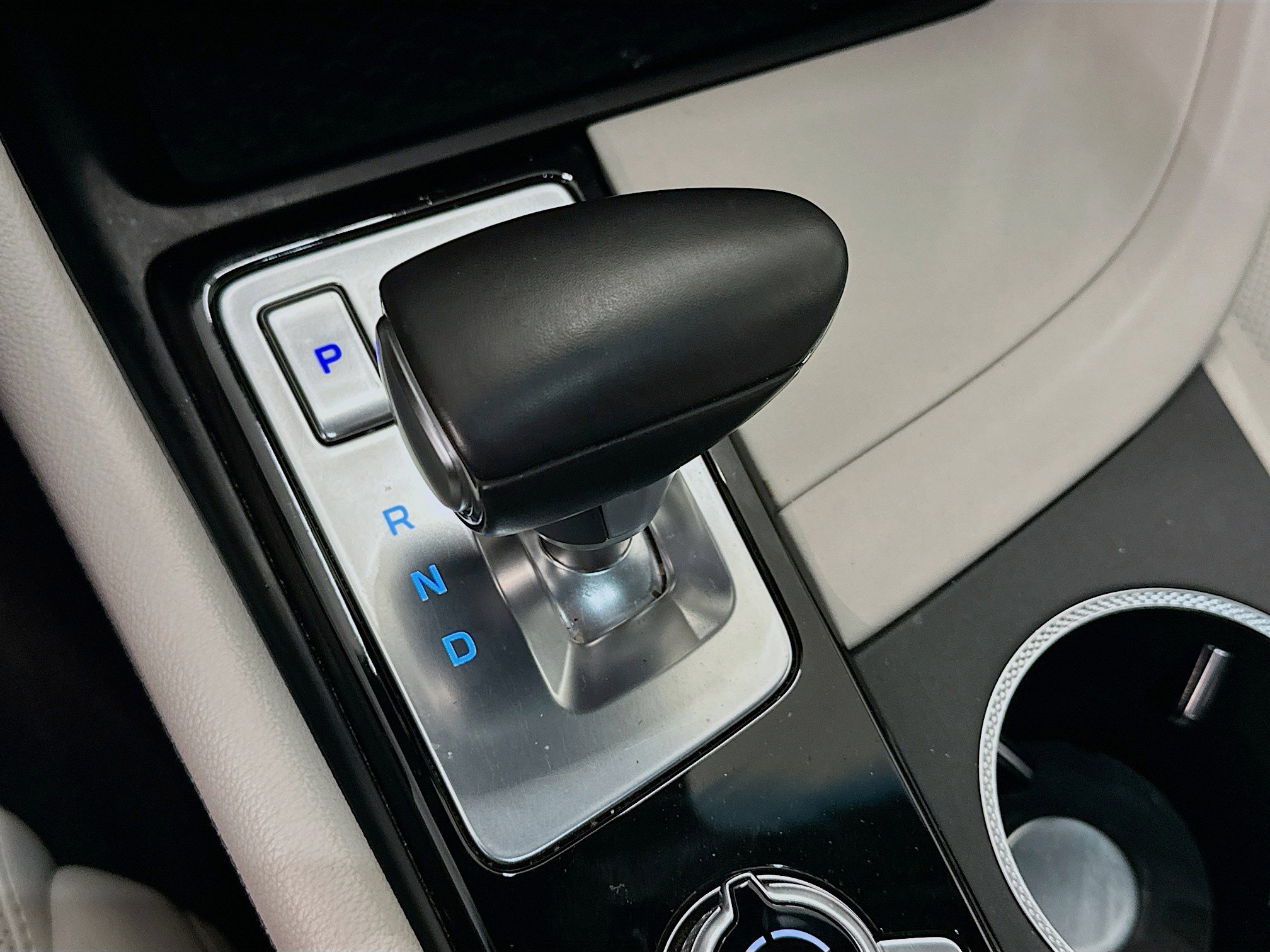 Used 2025 Genesis G70 2.5T image 25