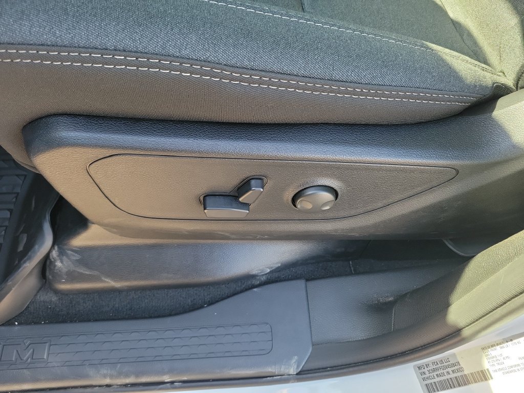 New 2027 RAM 1500 4x4 Crew Cab image 15
