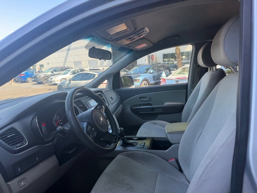 Used 2016 Kia Sedona LX w/ LX Convenience Package FWD image 10