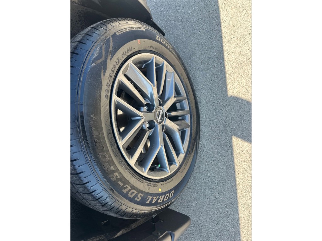 Used 2023 Nissan Rogue S image 18