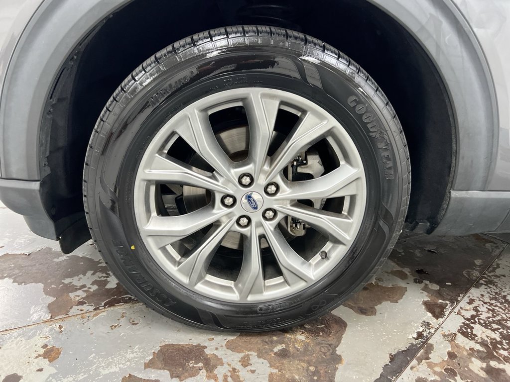 Used 2022 Ford Explorer Limited w/ Equipment Group 301A AWD/4WD image 28