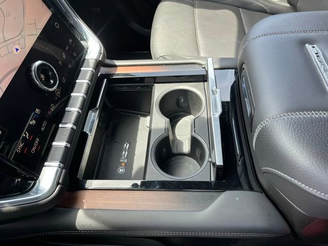 Used 2025 GMC Yukon XL Denali AWD/4WD image 25