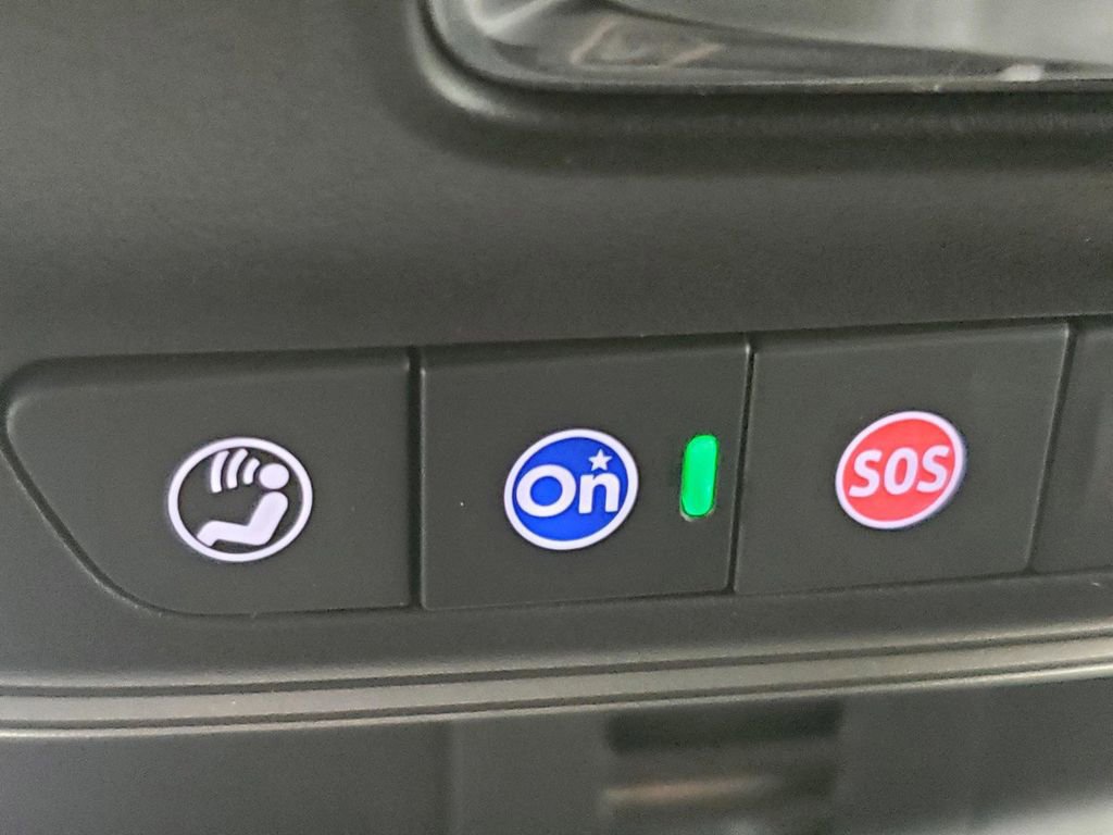 Used 2025 GMC Acadia Elevation image 16