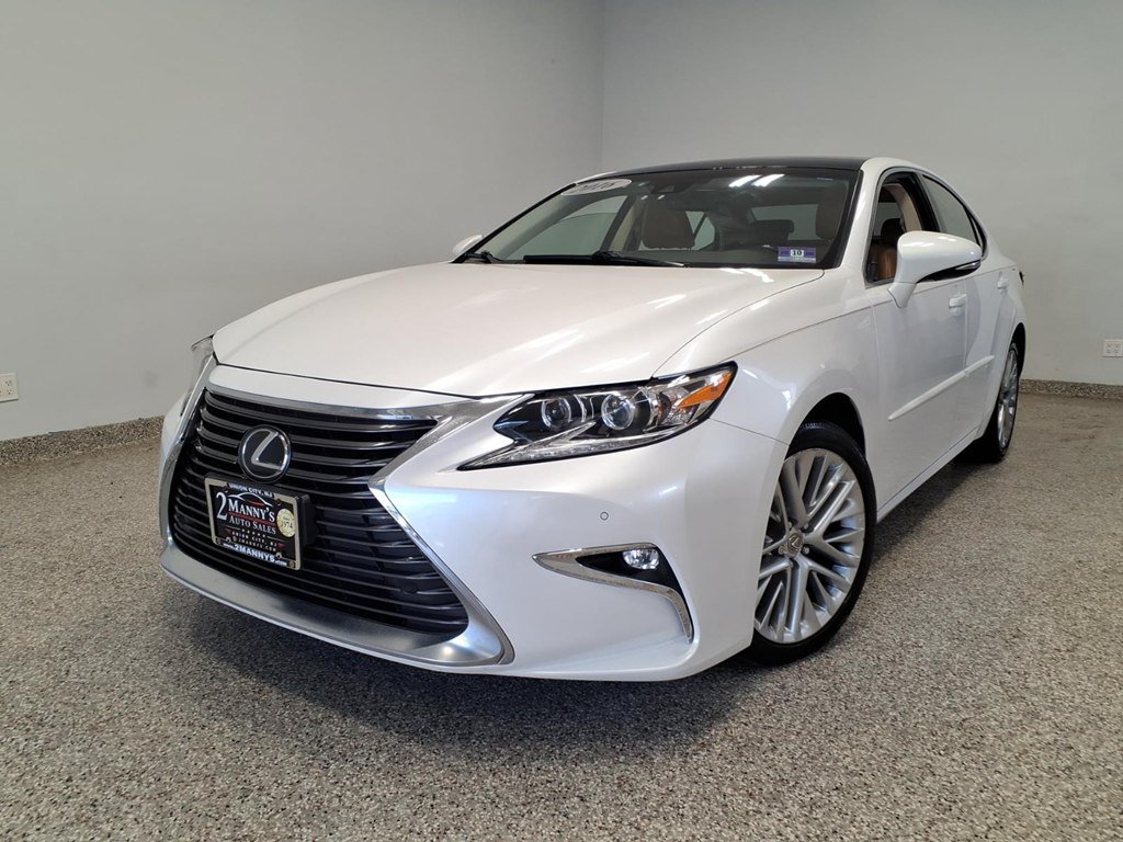 Used 2016 Lexus ES 350 w/ Luxury Pkg & Navigation w/ Luxury Package w/Wood Trim