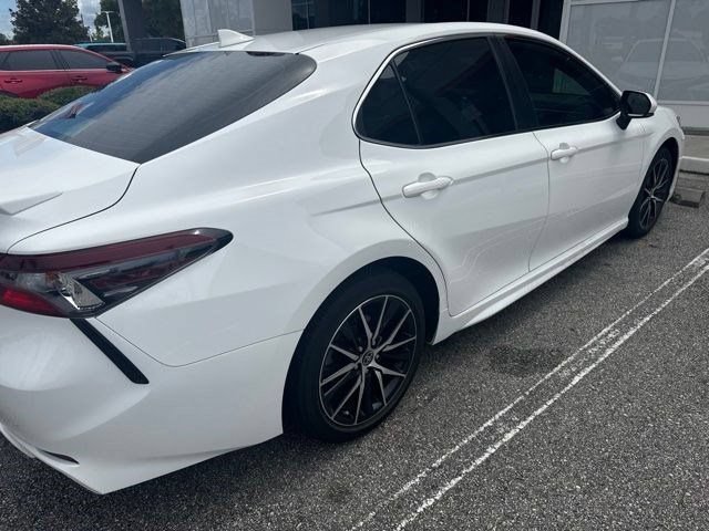 Used 2023 Toyota Camry SE FWD image 4