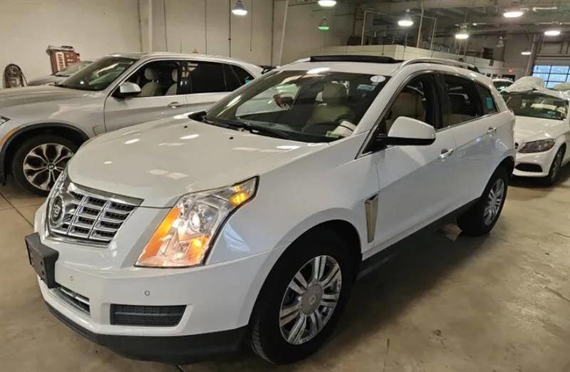 Used 2015 Cadillac SRX Luxury w/ Driver Assist Package image 2