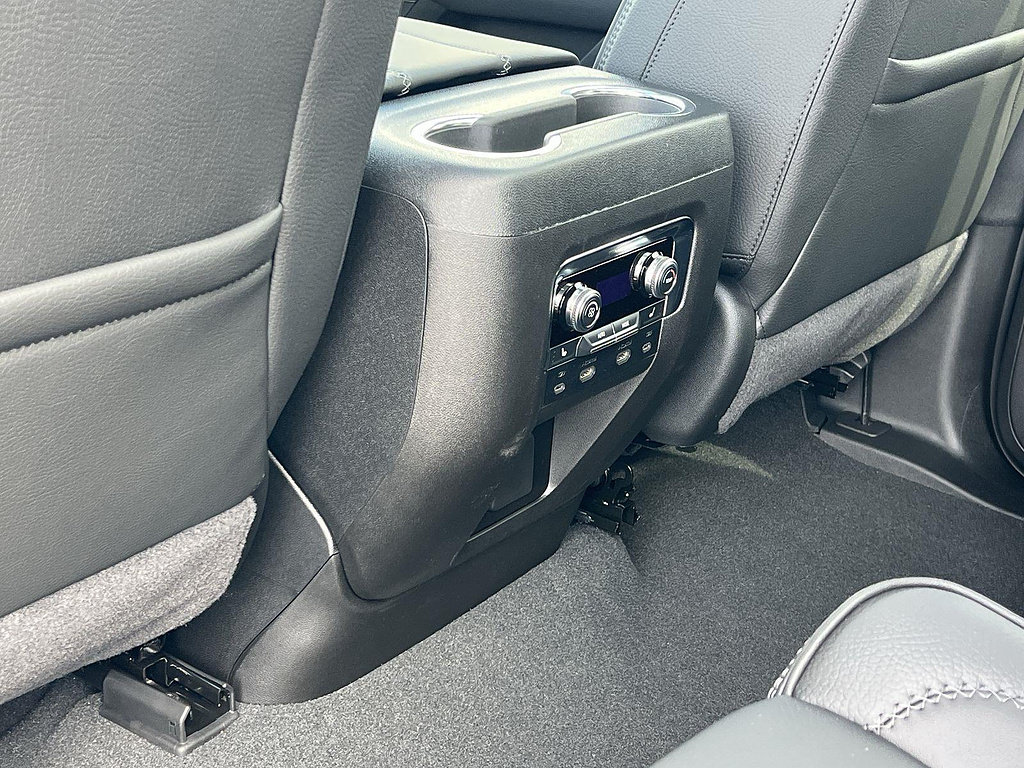 New 2026 GMC Yukon XL Denali w/ Denali Reserve Package RWD image 27