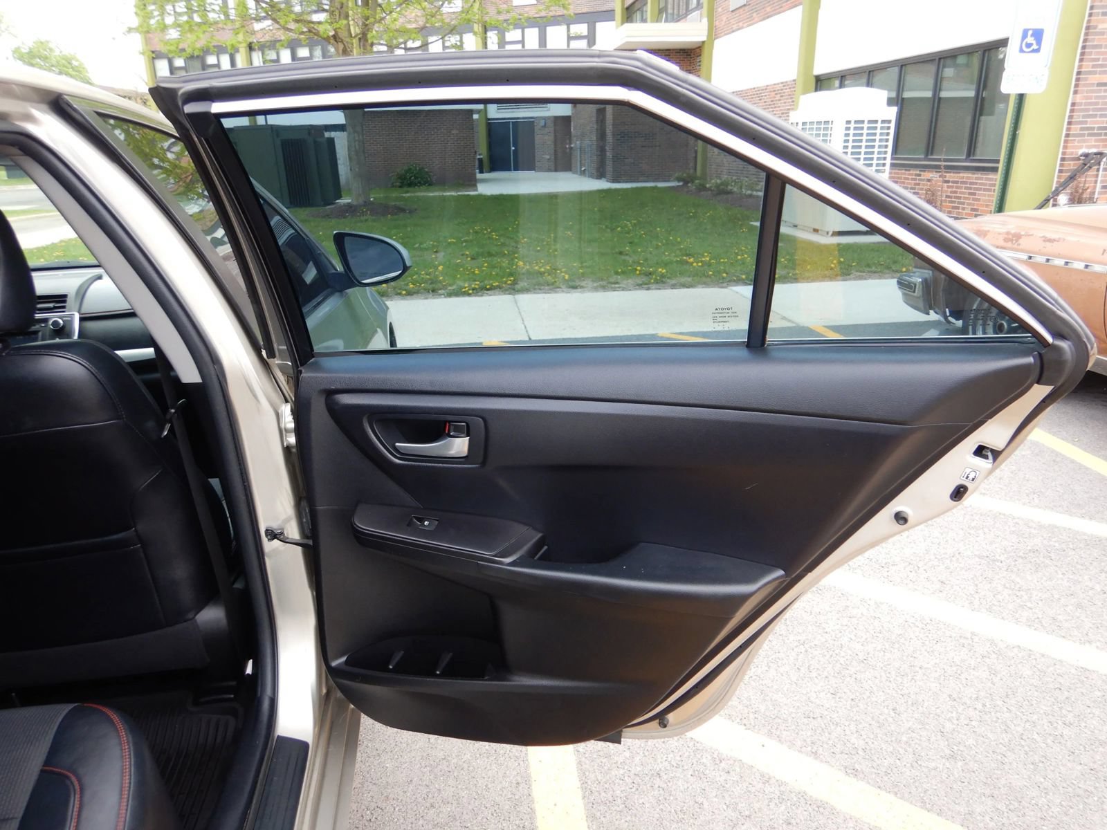 Used 2017 Toyota Camry SE FWD image 21
