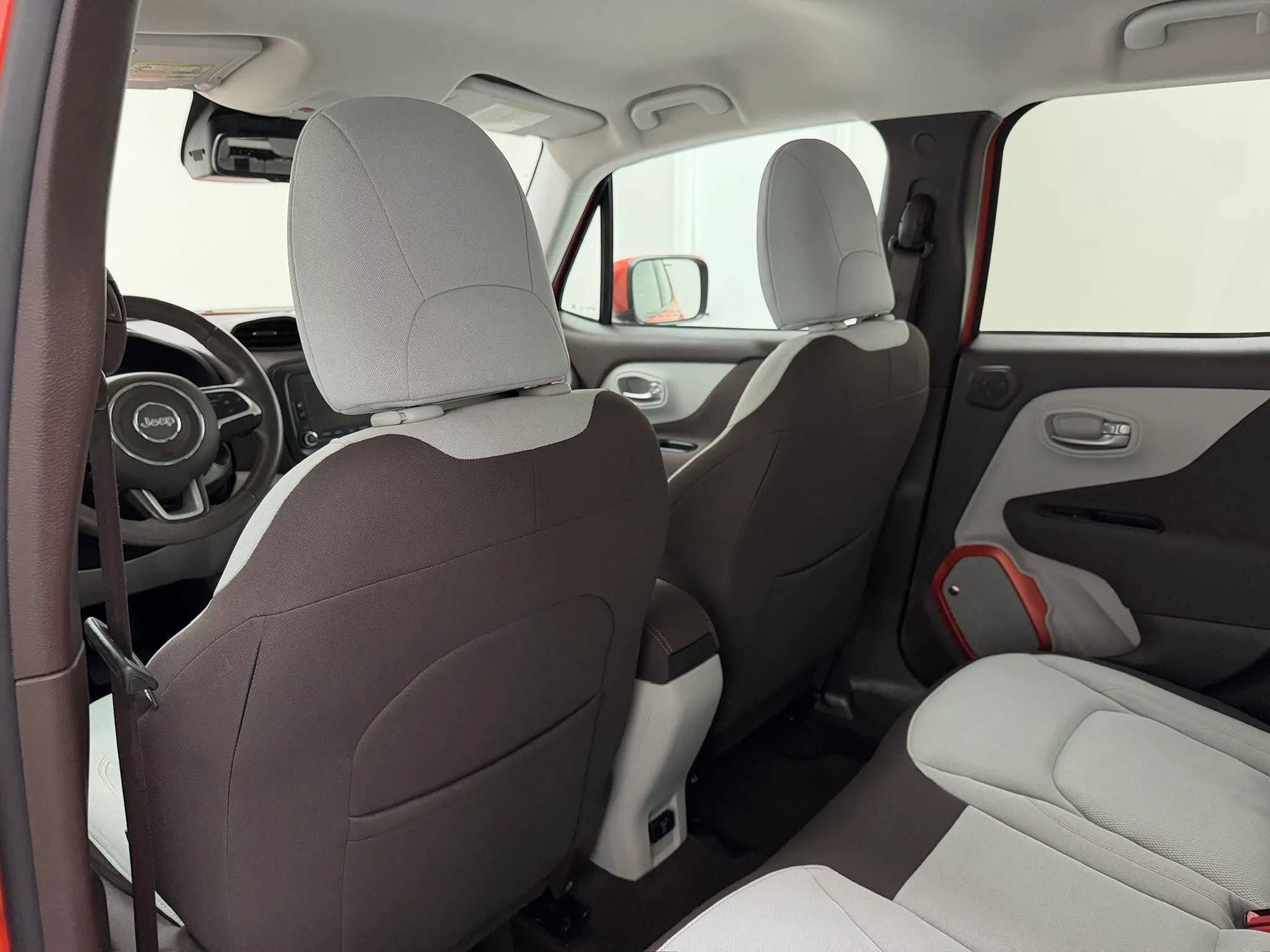 Used 2017 Jeep Renegade Latitude FWD image 64