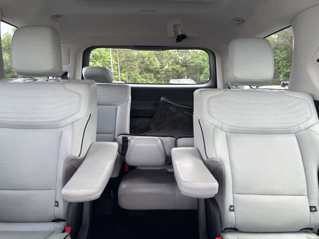 Certified 2025 Ford Expedition Platinum w/ Platinum Ultimate Package AWD/4WD image 11