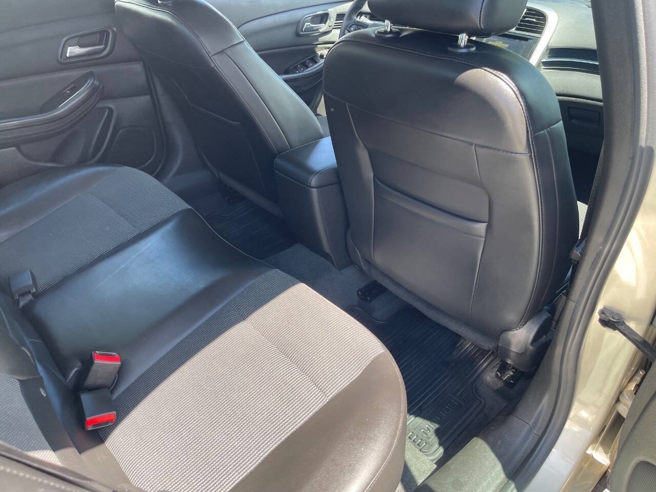 Used 2015 Chevrolet Malibu LT w/ Power Convenience Package FWD image 25