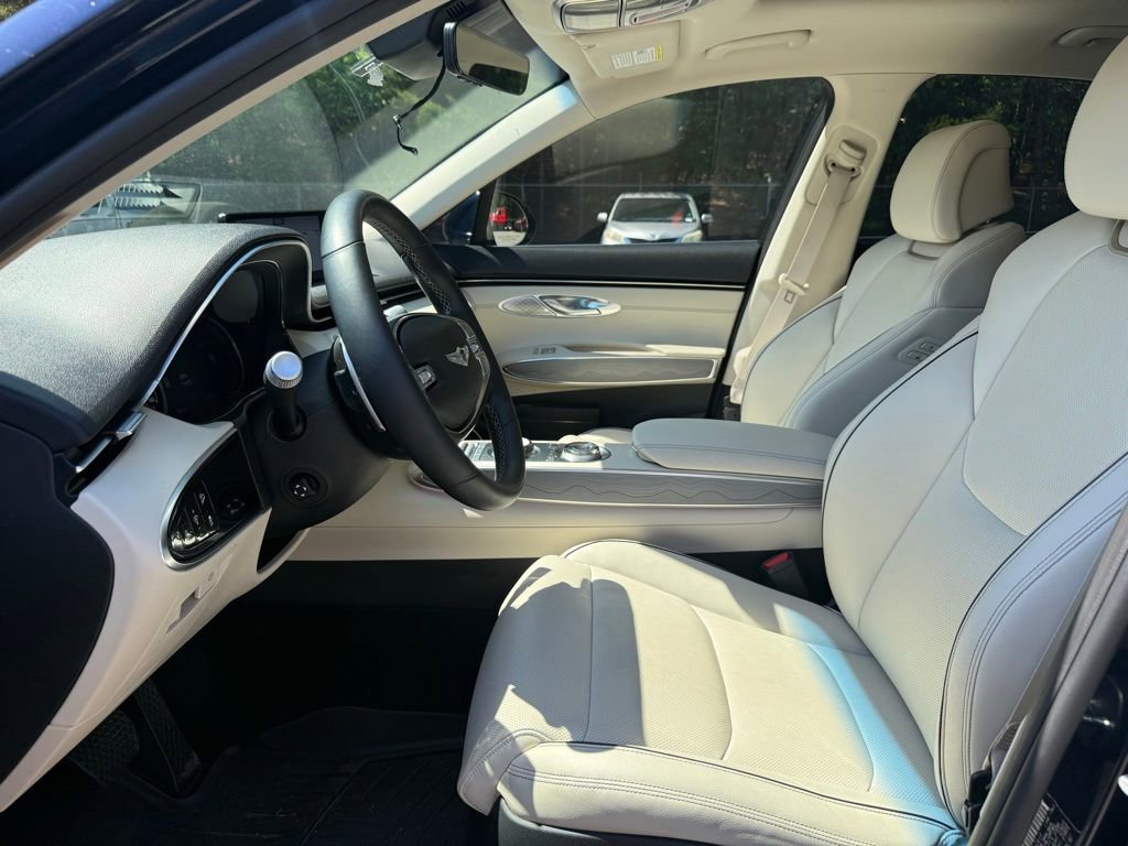 Used 2022 Genesis GV70 2.5T w/ Advanced Package AWD/4WD image 9