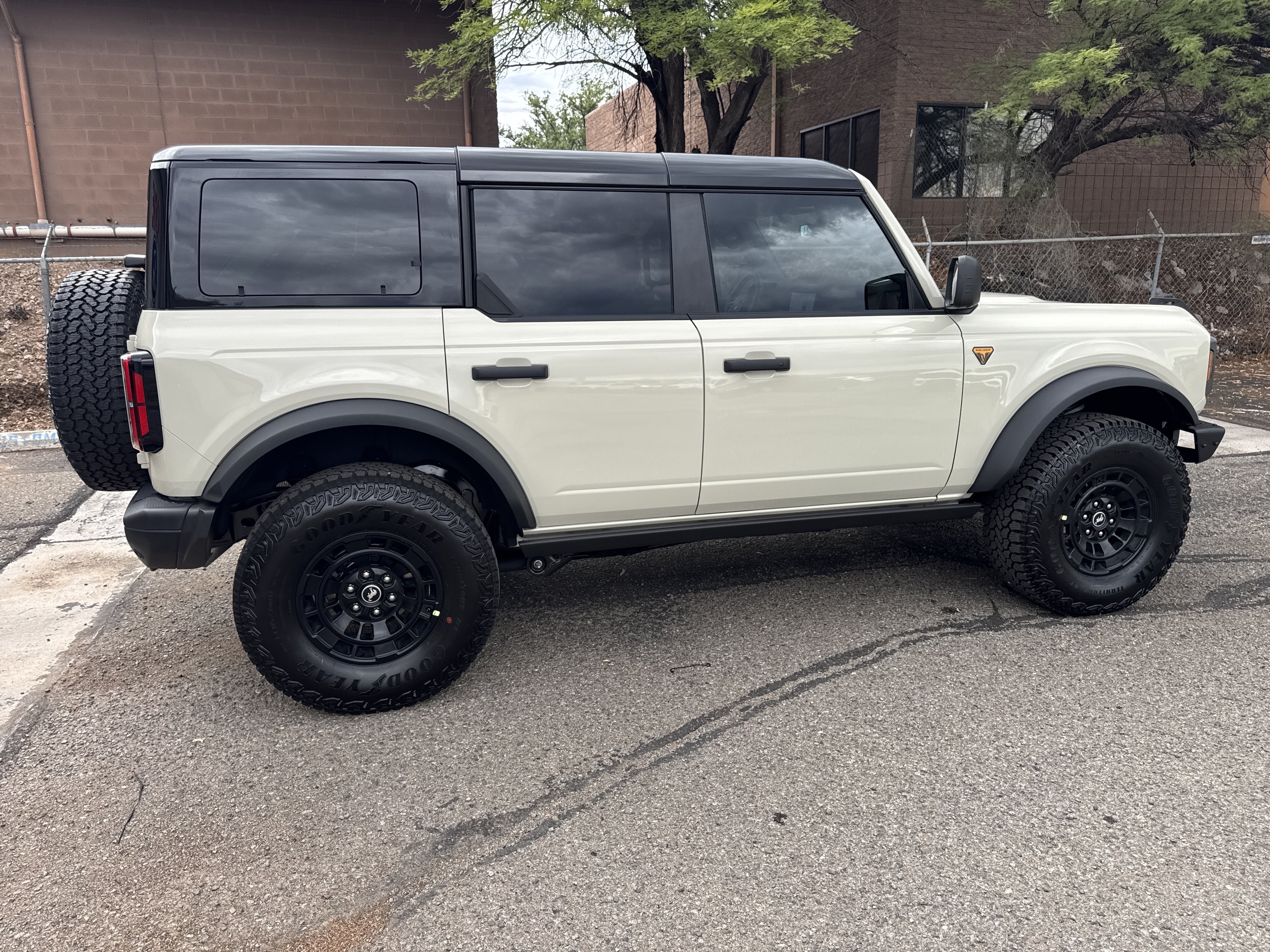 New 2026 Ford Bronco Badlands AWD/4WD image 4