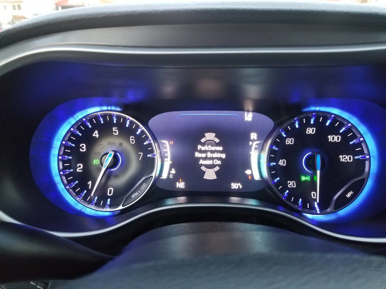 Certified 2024 Chrysler Pacifica Touring-L image 31