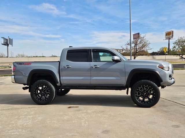 Used 2020 Toyota Tacoma TRD Off-Road image 4