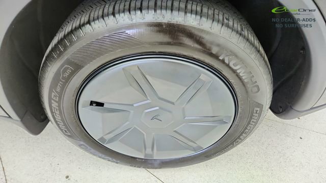 Used 2026 Tesla Model Y 2WD image 52