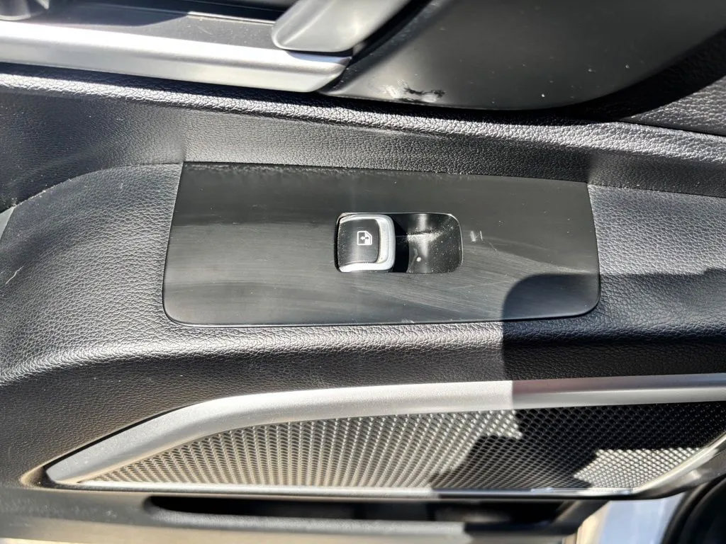 Used 2021 Kia Telluride LX AWD/4WD image 23
