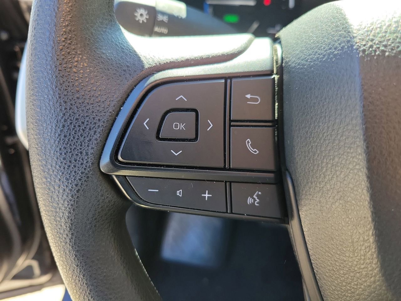 Used 2025 Toyota Sienna LE image 19