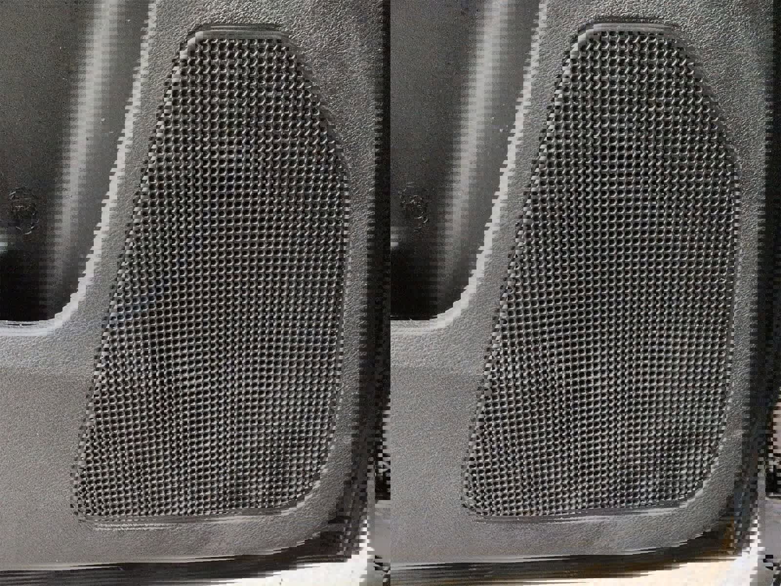 Used 2019 Jeep Cherokee Limited image 30