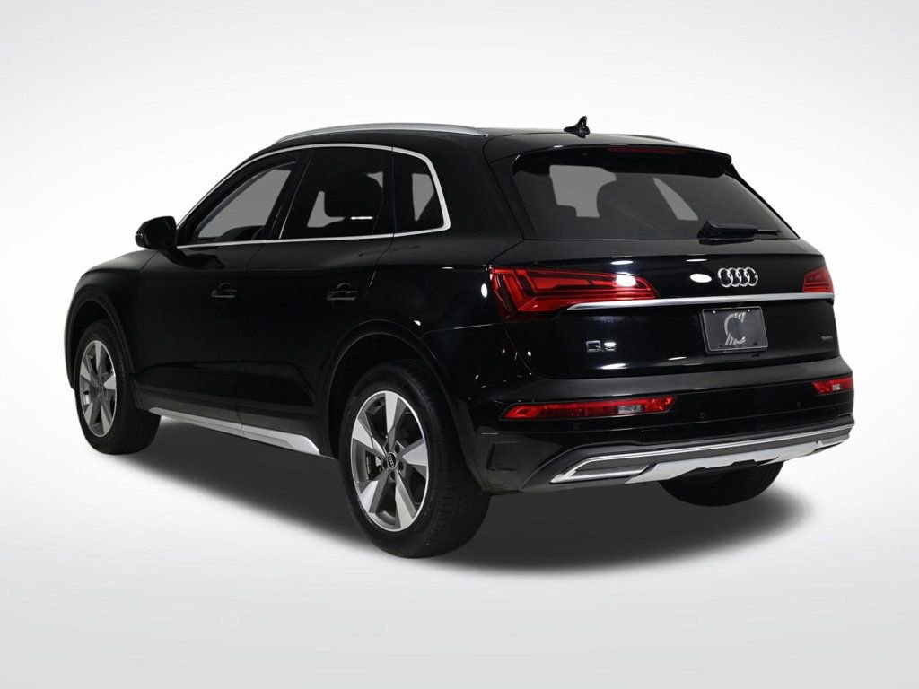 Certified 2023 Audi Q5 2.0T Premium w/ Convenience Package image 3