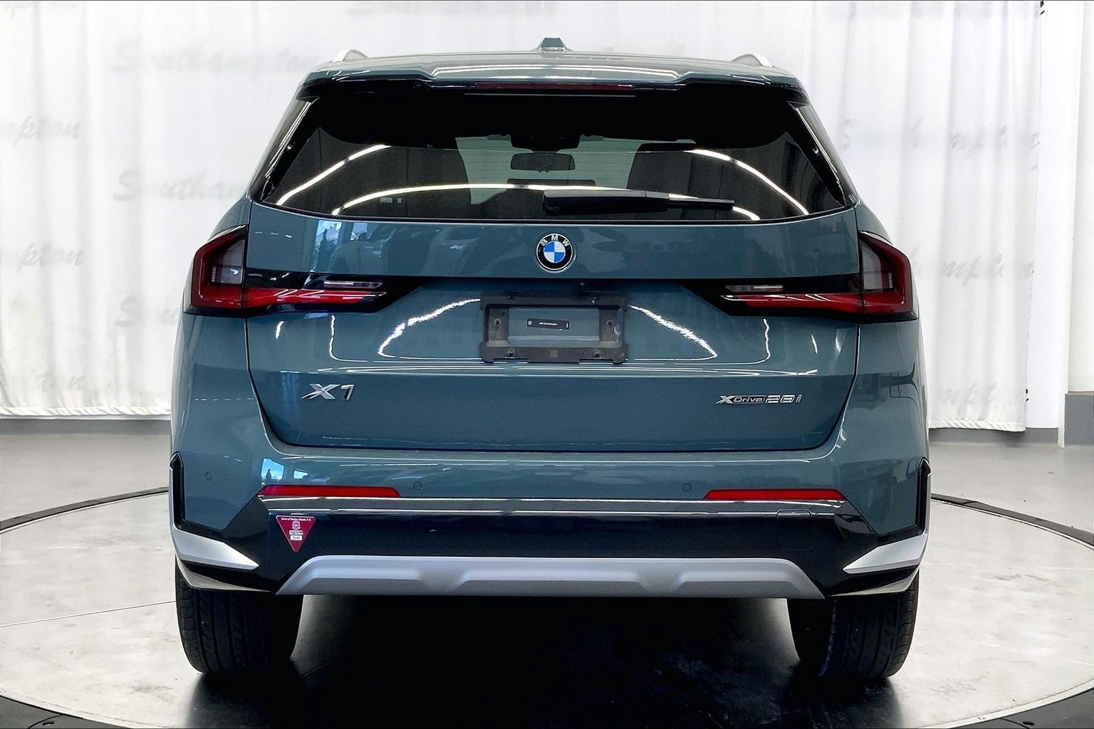 Used 2024 BMW X1 xDrive28i w/ Convenience Package AWD/4WD image 6