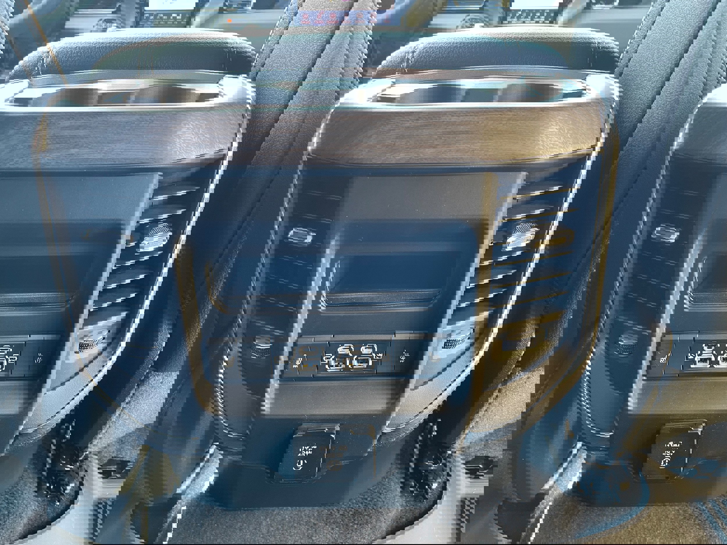 New 2026 RAM 1500 Laramie w/ Night Edition image 28