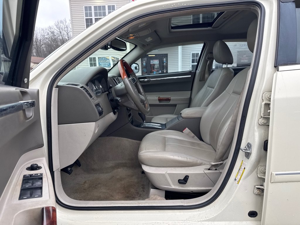 Used 2007 Chrysler 300 Touring L w/ Luxury Group AWD/4WD image 9