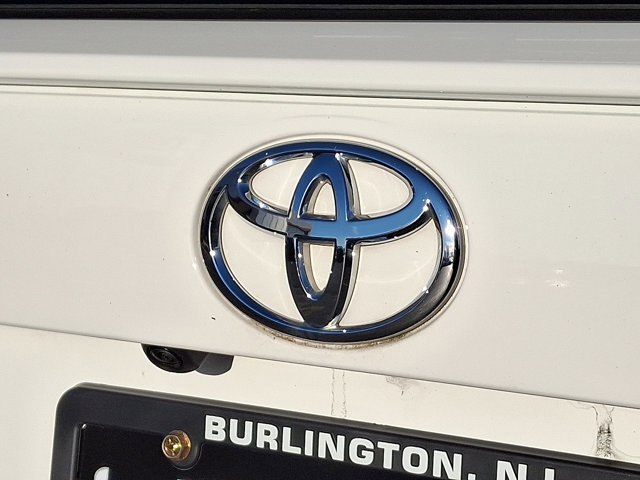 Used 2022 Toyota RAV4 XLE image 30