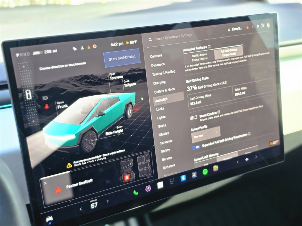 Used 2024 Tesla Cybertruck AWD Crew Cab image 24