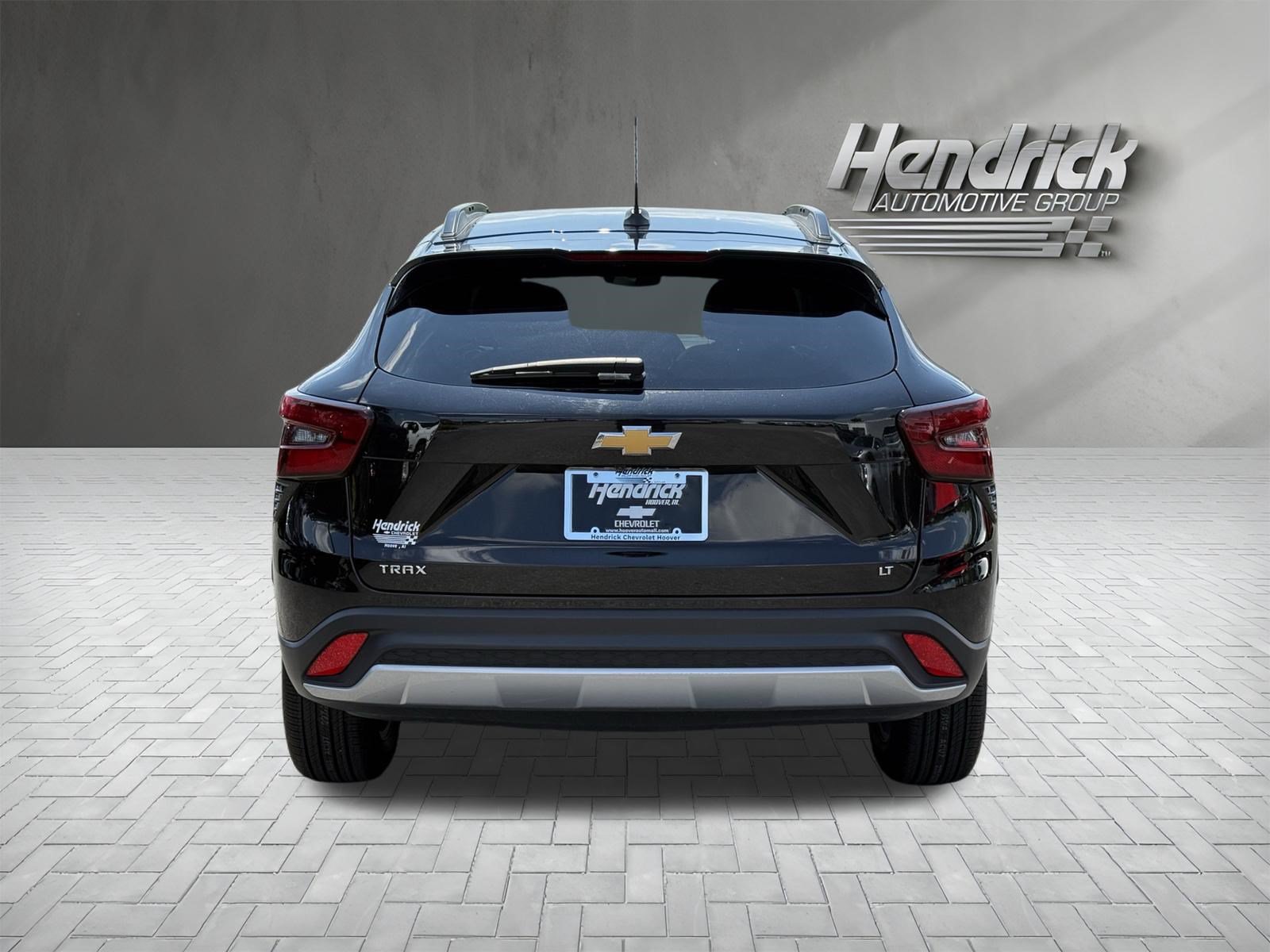 Used 2025 Chevrolet Trax LT w/ LT Convenience Package FWD image 9