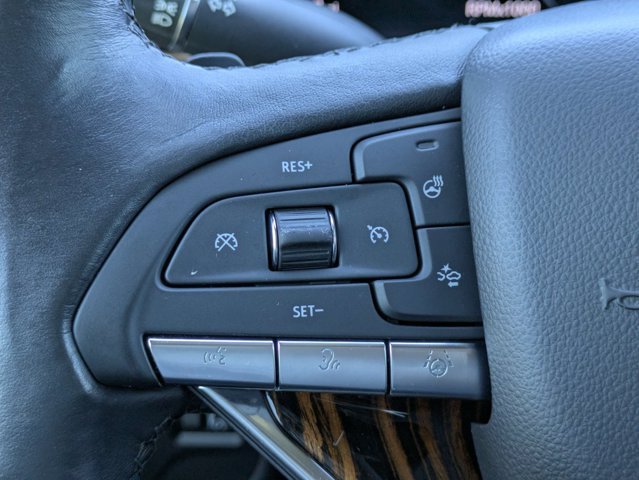 Used 2022 Cadillac Escalade Premium Luxury w/ Performance Package RWD image 28