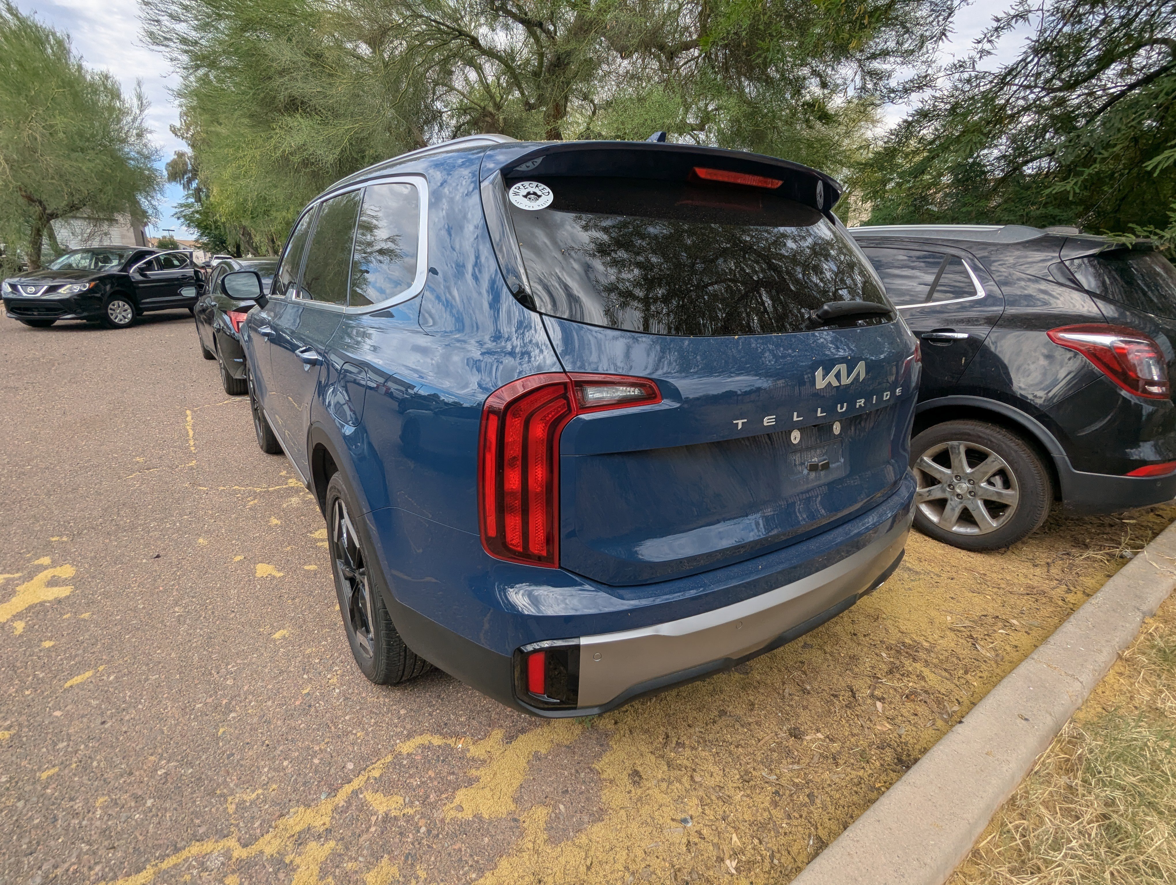 Used 2025 Kia Telluride S FWD image 4