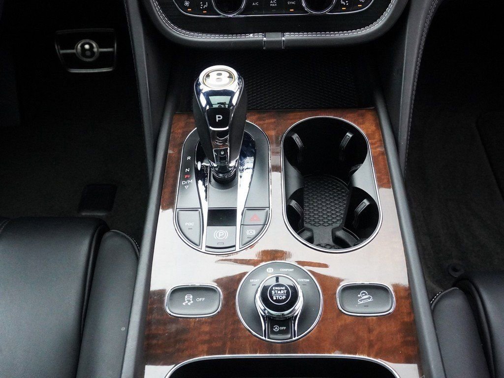 Used 2019 Bentley Bentayga image 55