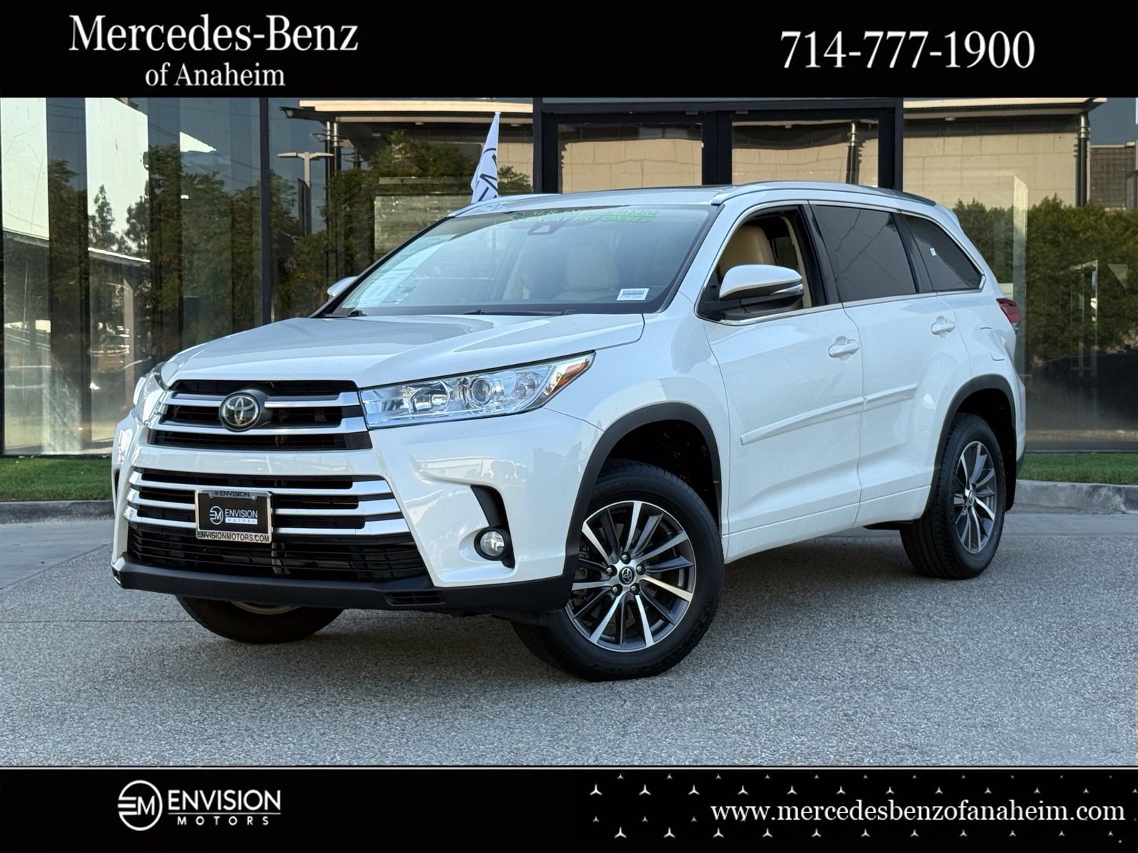 Used 2018 Toyota Highlander XLE FWD image 1