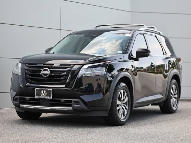 Used 2023 Nissan Pathfinder SL w/ Black Appearance Package