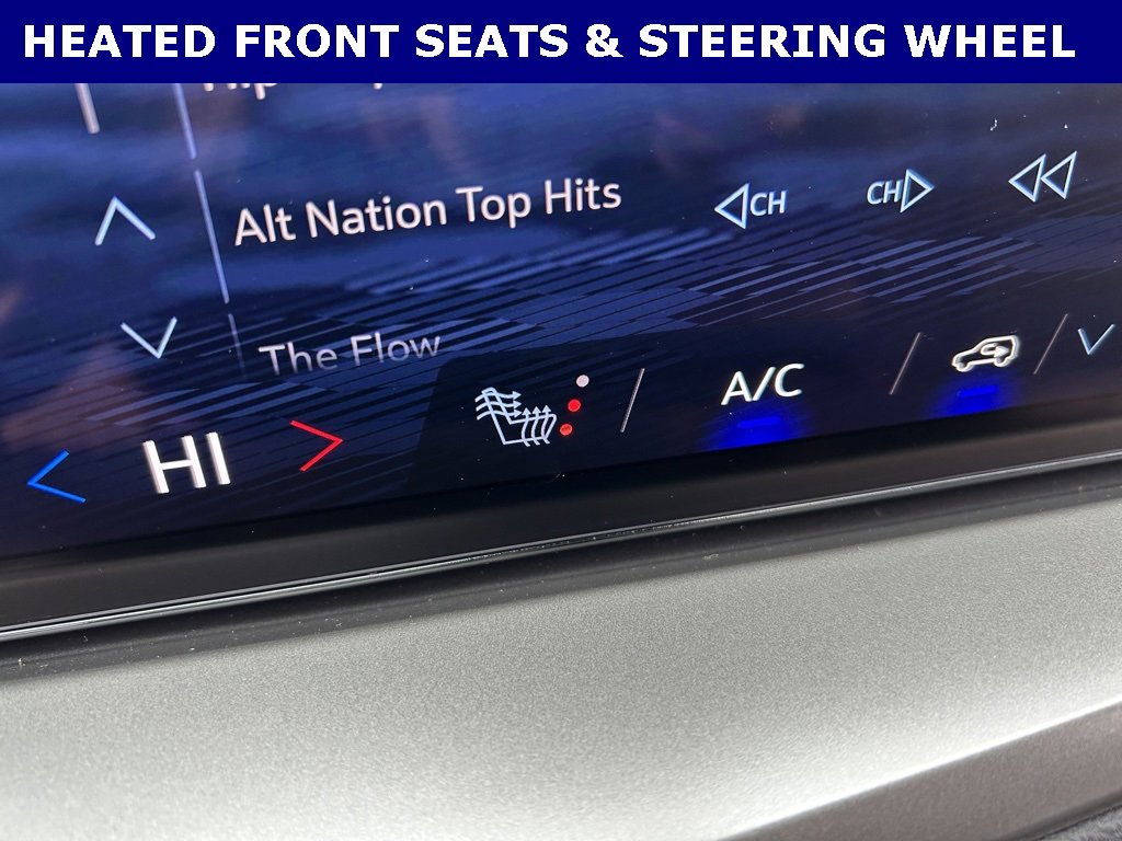 Used 2024 Chevrolet Traverse LT image 5