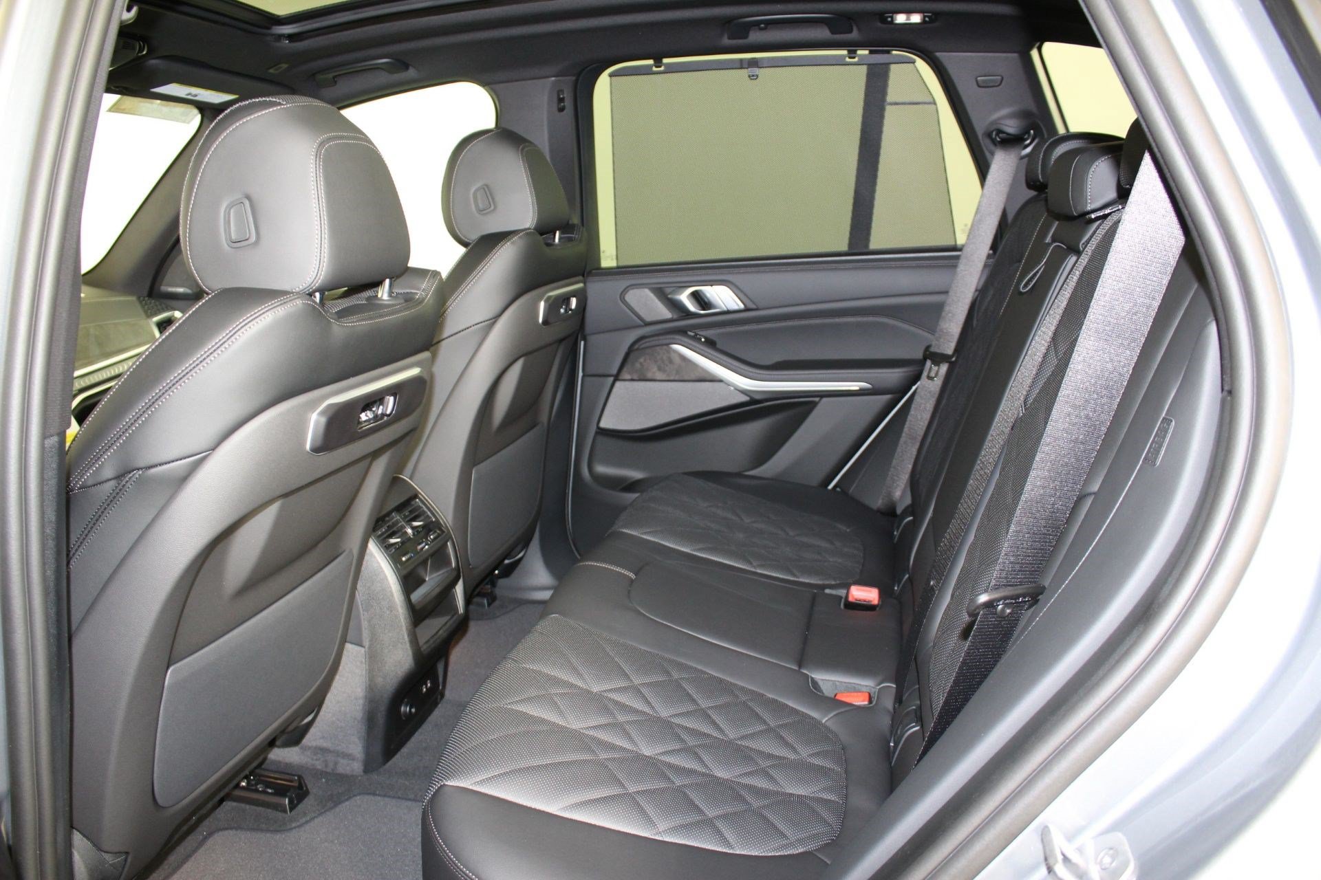 New 2026 BMW X5 xDrive50e w/ Executive Package AWD/4WD image 21