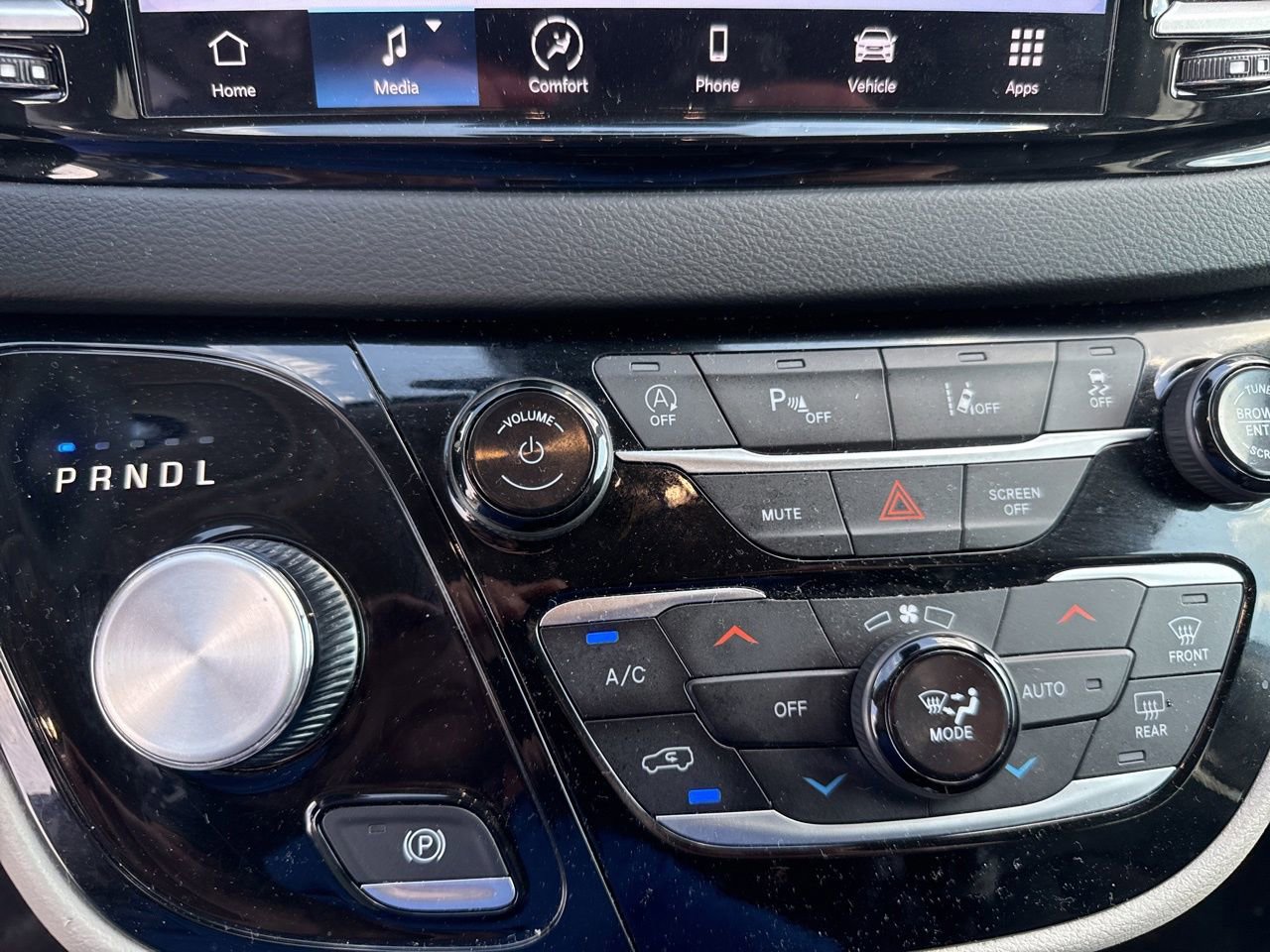 Used 2023 Chrysler Pacifica Touring-L FWD image 24