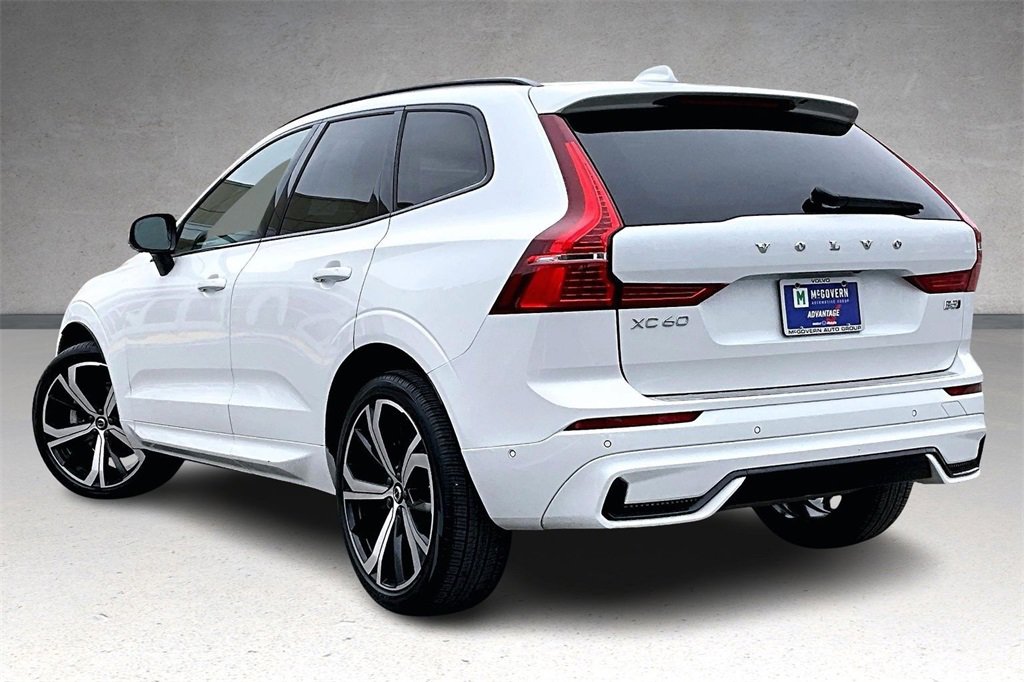 Used 2023 Volvo XC60 B5 Ultimate image 4