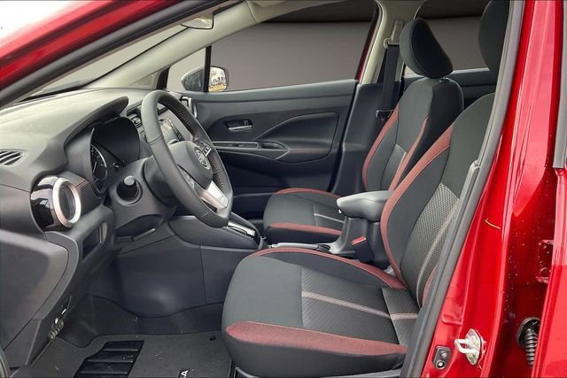 New 2025 Nissan Versa SR w/ Trunk Package image 7