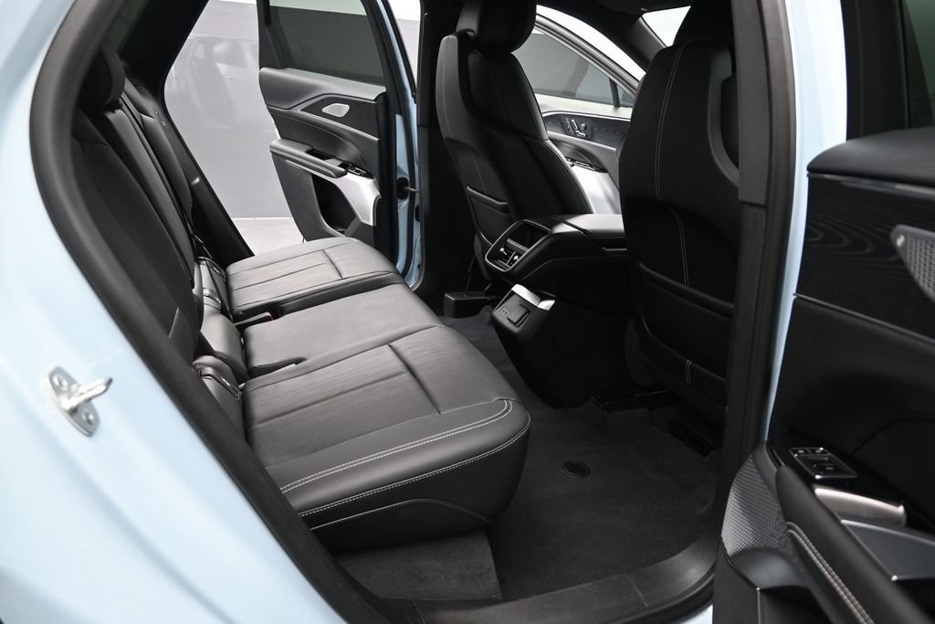 Certified 2024 Cadillac Lyriq Luxury AWD/4WD image 15