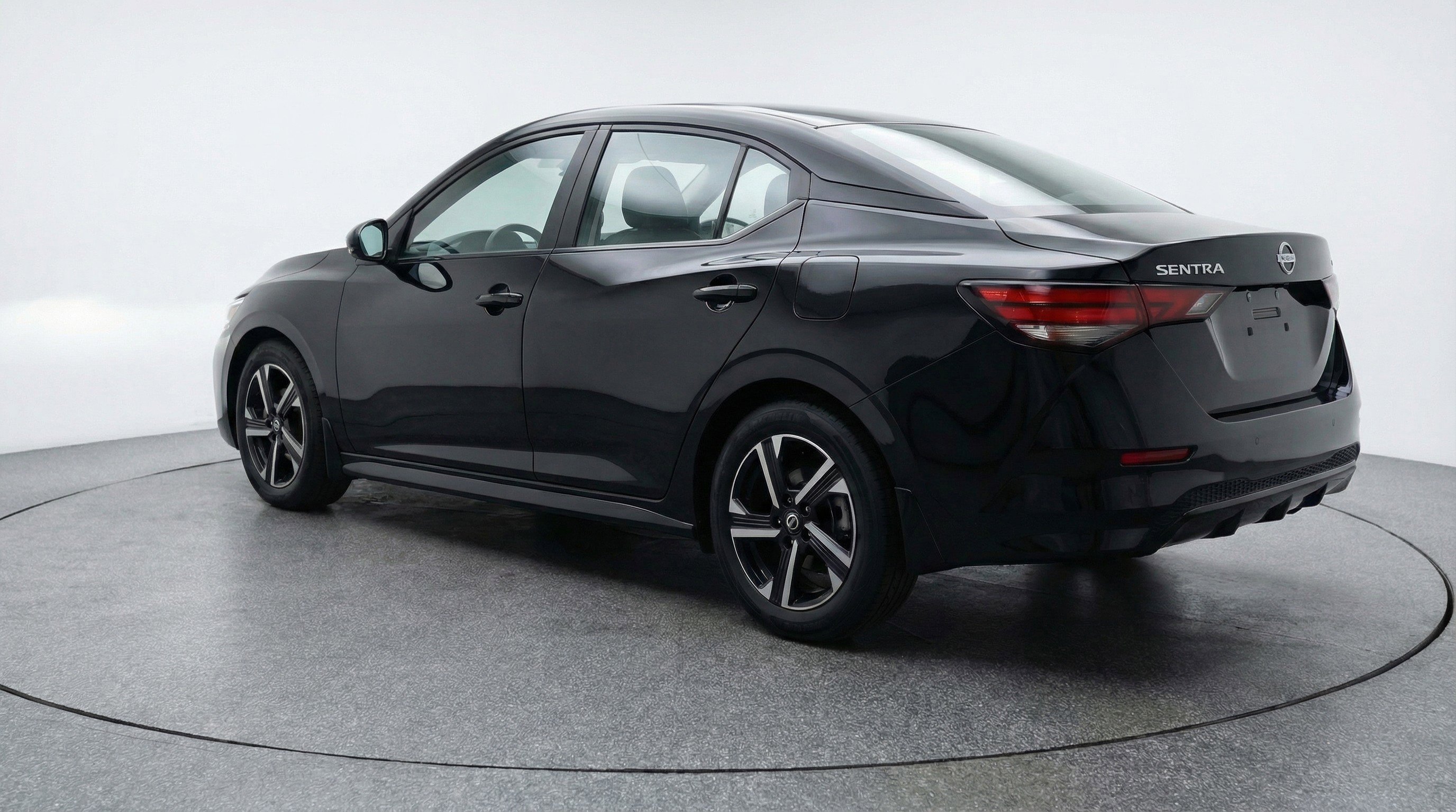 Used 2025 Nissan Sentra SV image 6