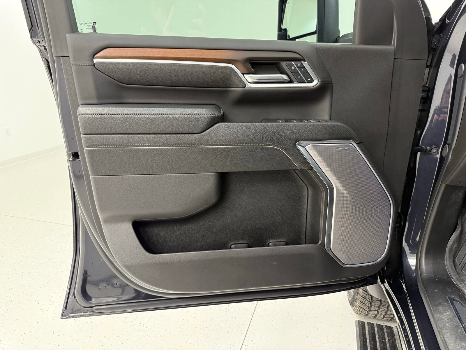 Used 2024 GMC Sierra 2500 Denali w/ Denali Reserve Package image 12