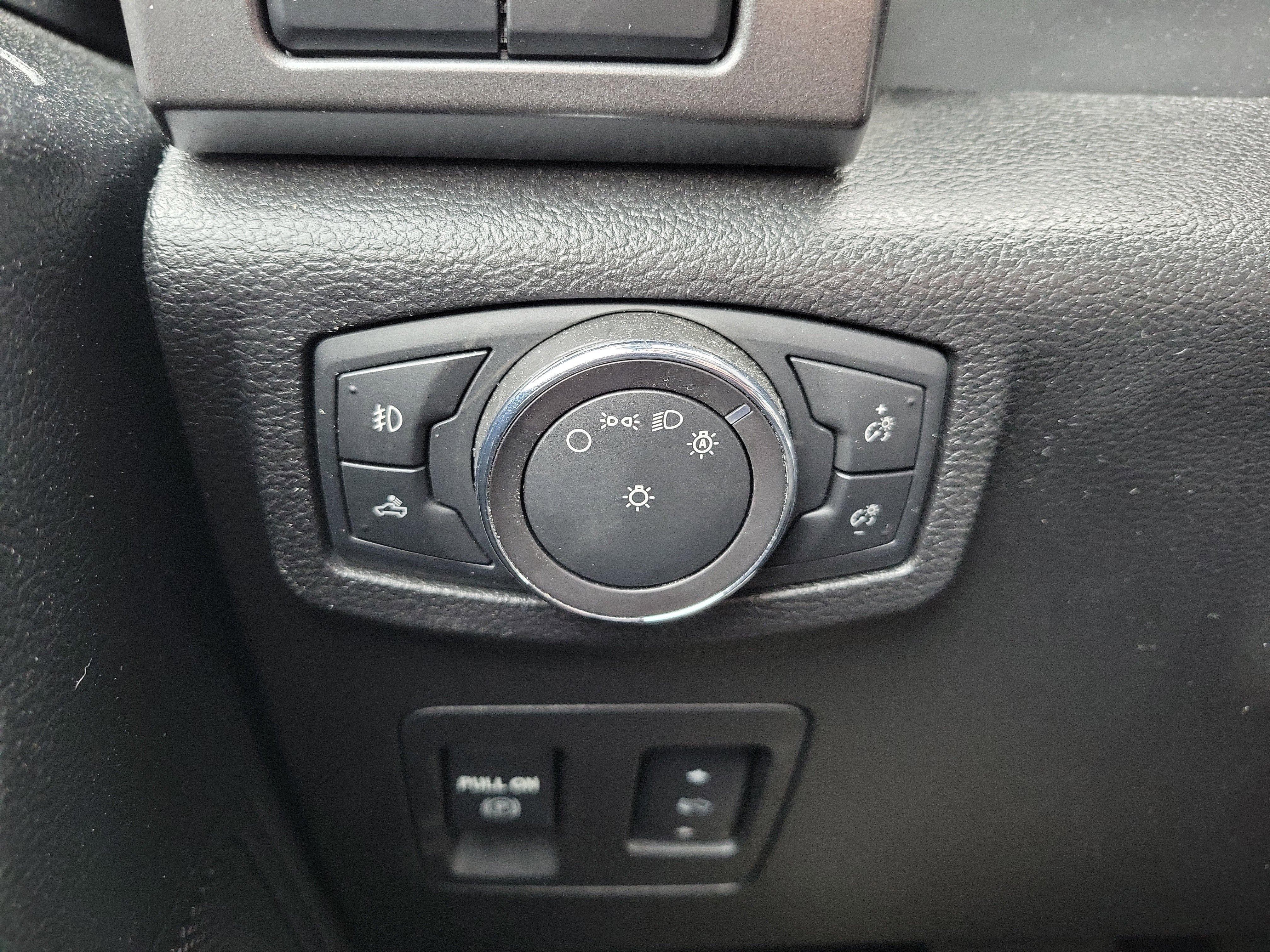 Used 2018 Ford F150 XLT w/ Equipment Group 302A Luxury image 23