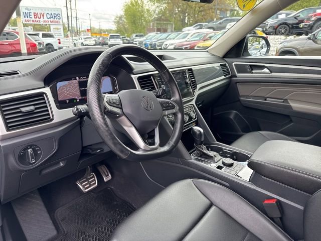 Used 2023 Volkswagen Atlas SEL R-Line AWD/4WD image 9