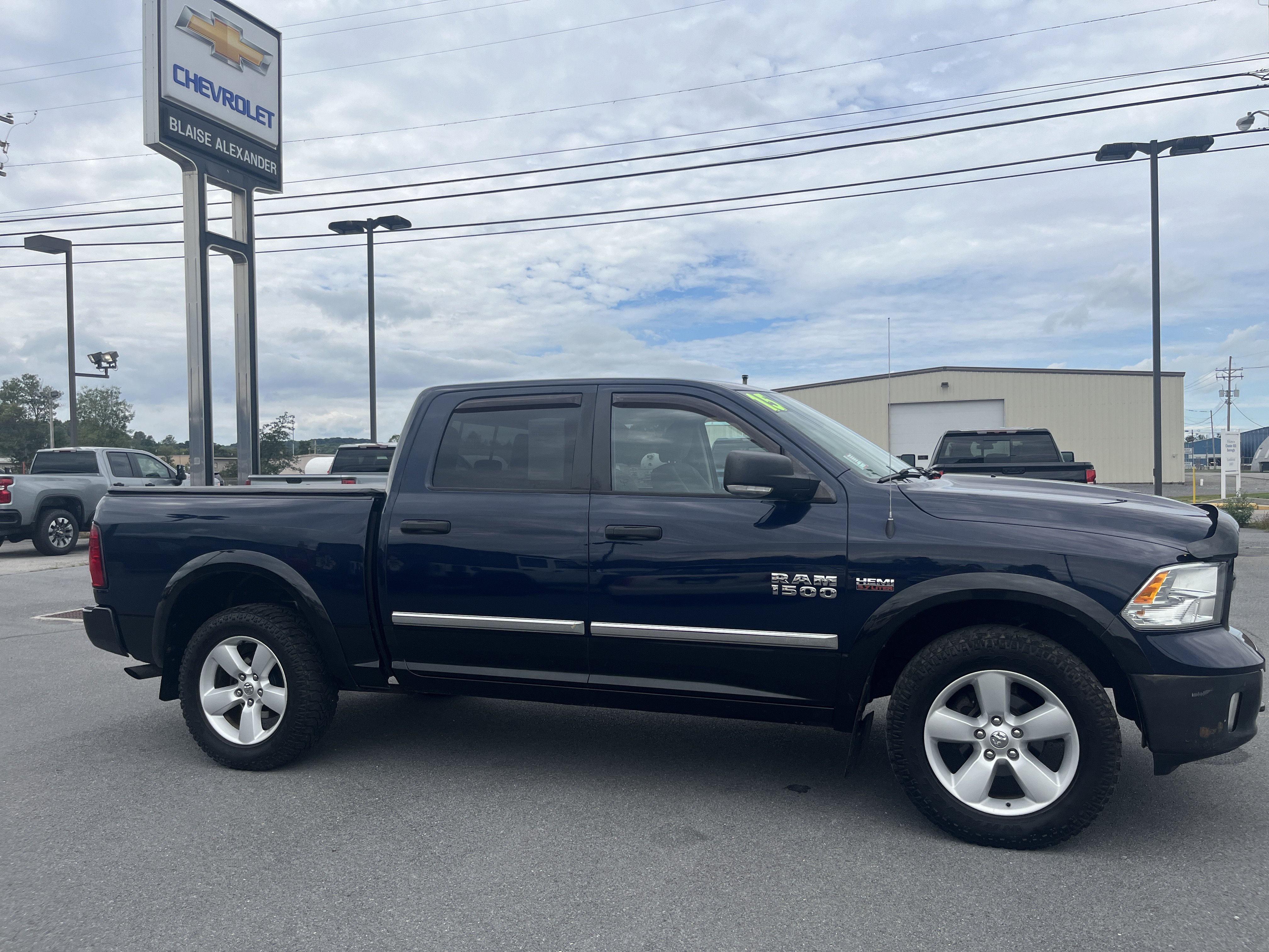 Used 2015 RAM 1500 Outdoorsman AWD/4WD image 12
