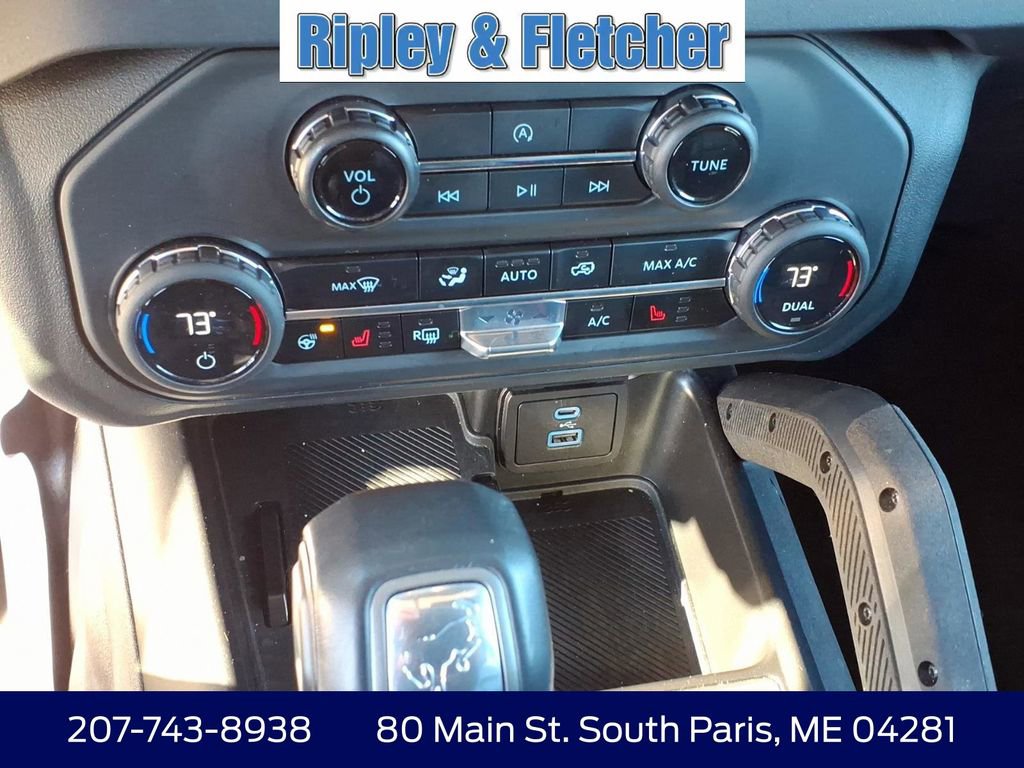 Used 2025 Ford Bronco Badlands image 16